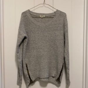 Grey sweater with zipper detail